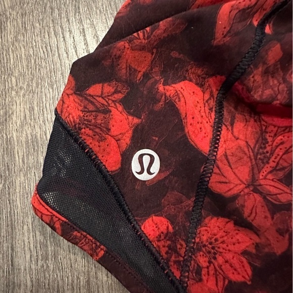 Lululemon Women’s Hotty Hot Short II Running 2.5" Carminetrue Red Black Floral - Picture 9 of 11